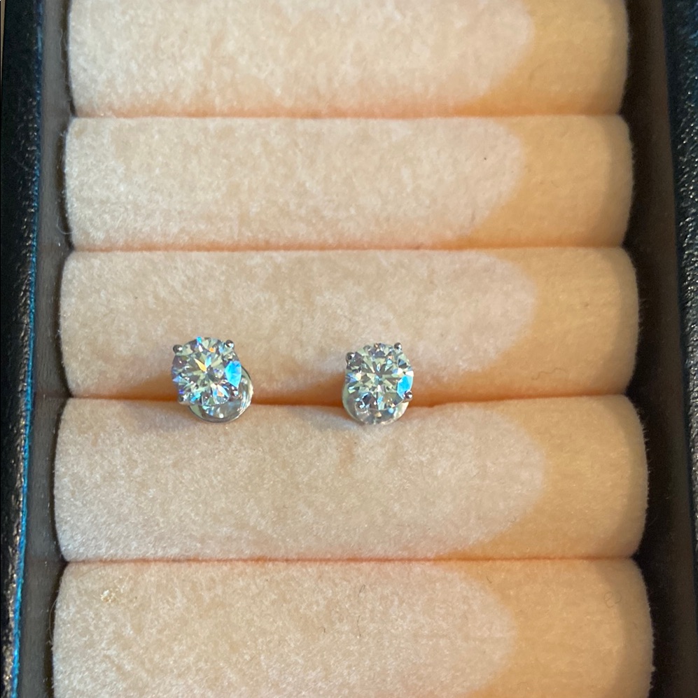Lab Grown Half Carat Each Fiery Classic Stud Earrings Brand New